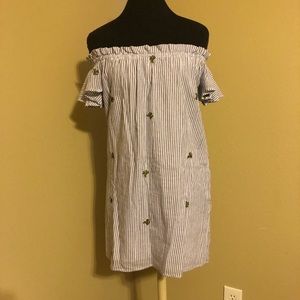 💜Off the shoulder cactus embroidered dress